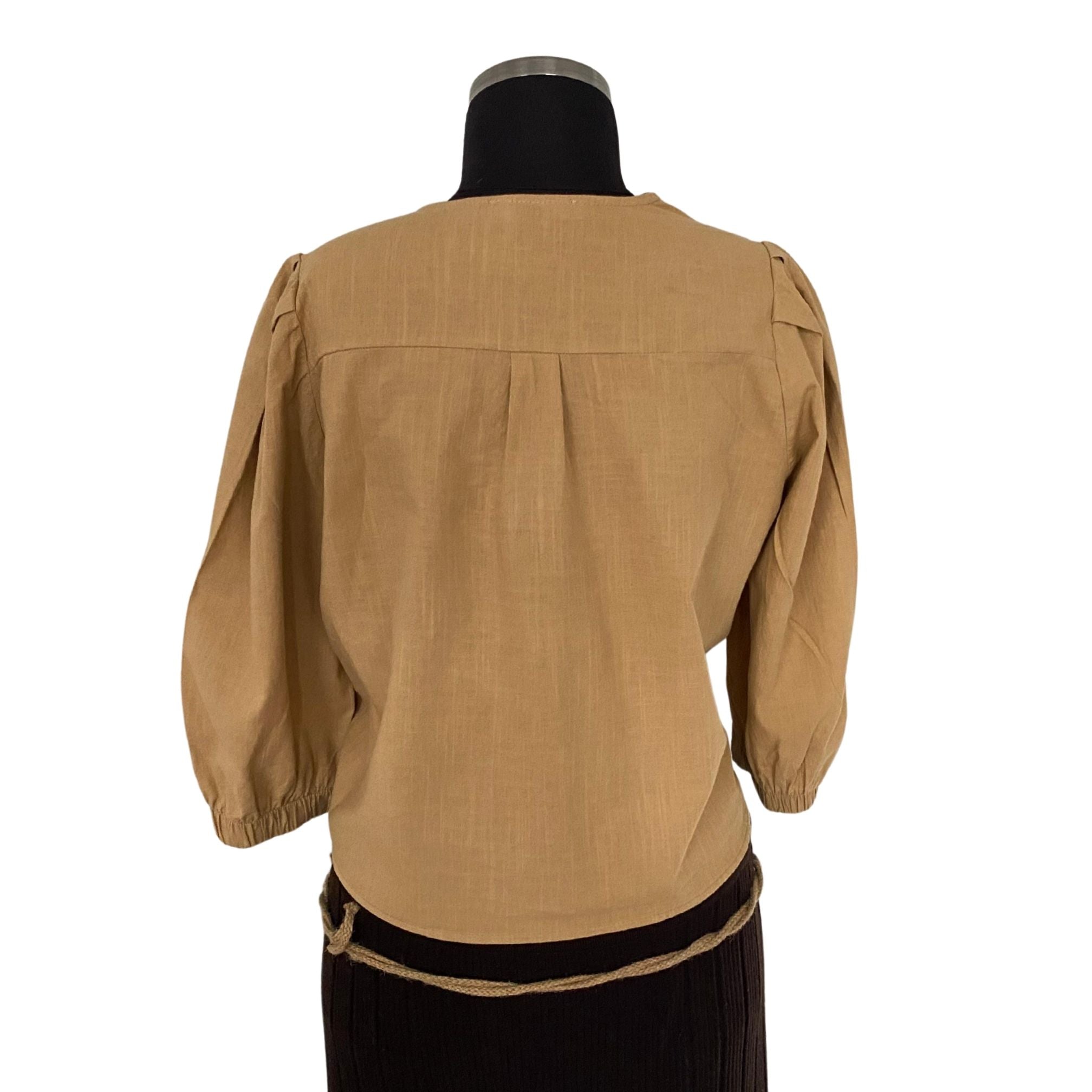 Doğal Ahşap Düğmeli Kruvaze Kesim Bluz